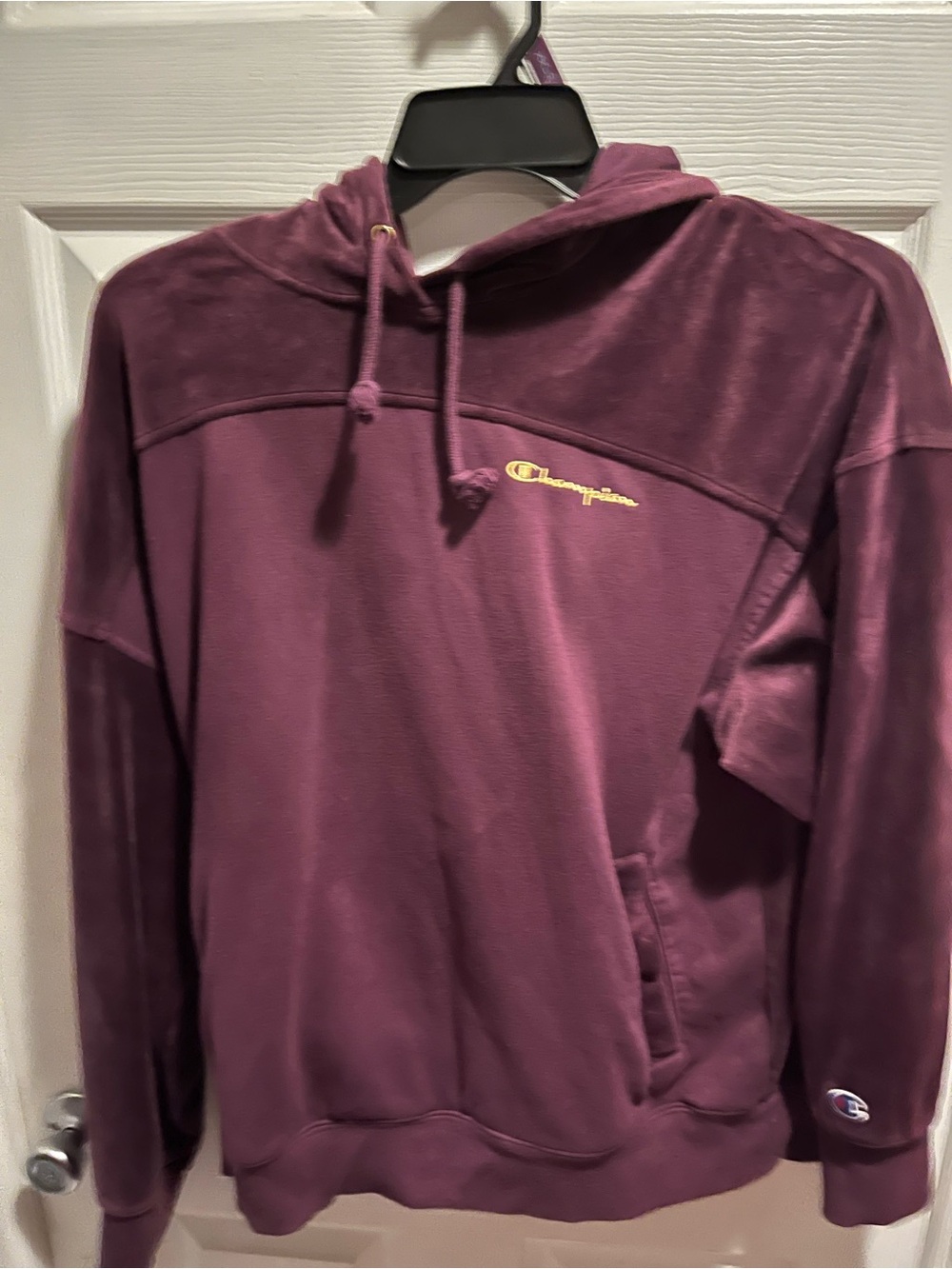 Woman’s Size XL Maroon Velour like Champion Hoodie Like brand new as pictured